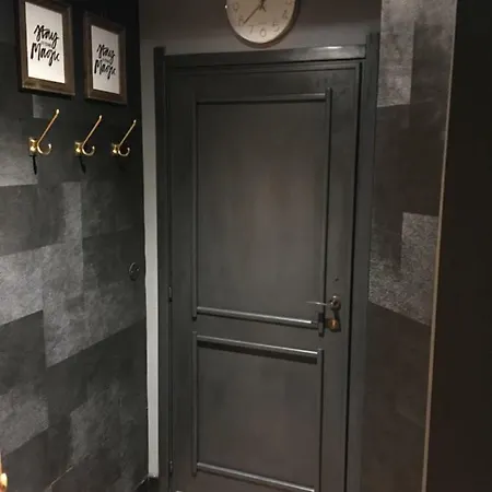 Charme E Stile Nel Centro Di 아파트 *